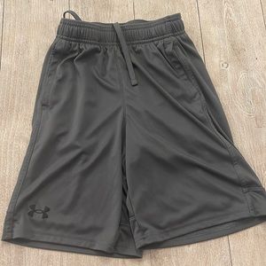 Boys gray under armor gym shorts size YMD NWOT